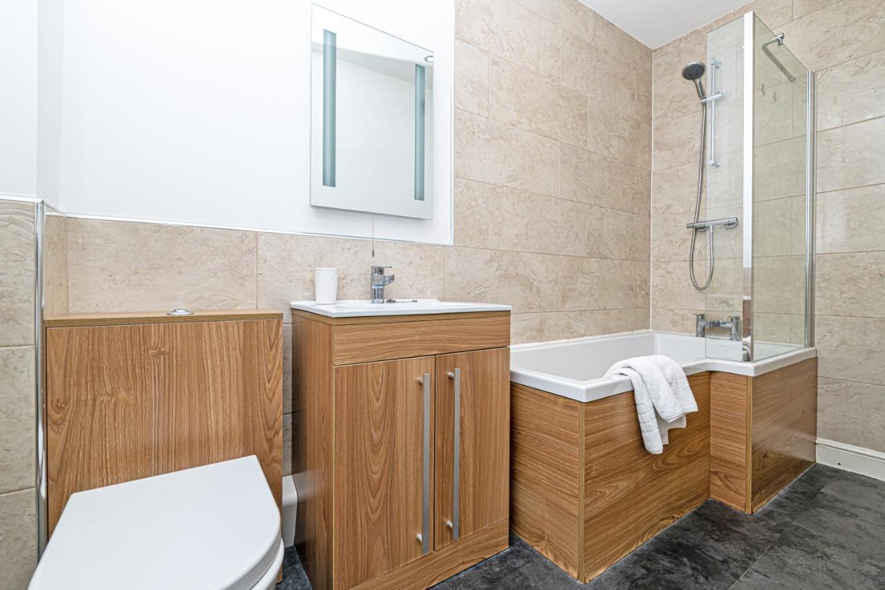 Tower View Apartment Chester Ngoại thất bức ảnh